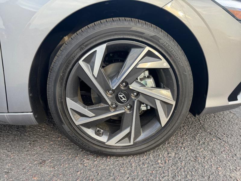 new 2025 Hyundai Elantra car, priced at $25,979
