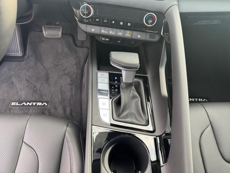 new 2025 Hyundai Elantra car, priced at $25,979