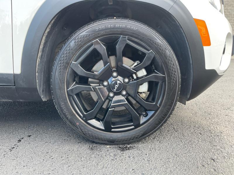 used 2024 Kia Seltos car, priced at $26,995