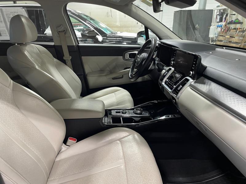 used 2022 Kia Sorento Plug-In Hybrid car, priced at $26,995