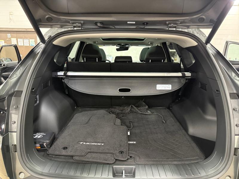 used 2025 Hyundai TUCSON Hybrid car, priced at $30,746