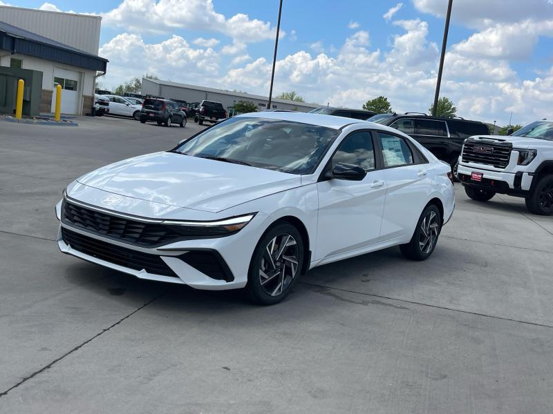 new 2025 Hyundai Elantra car, priced at $25,909