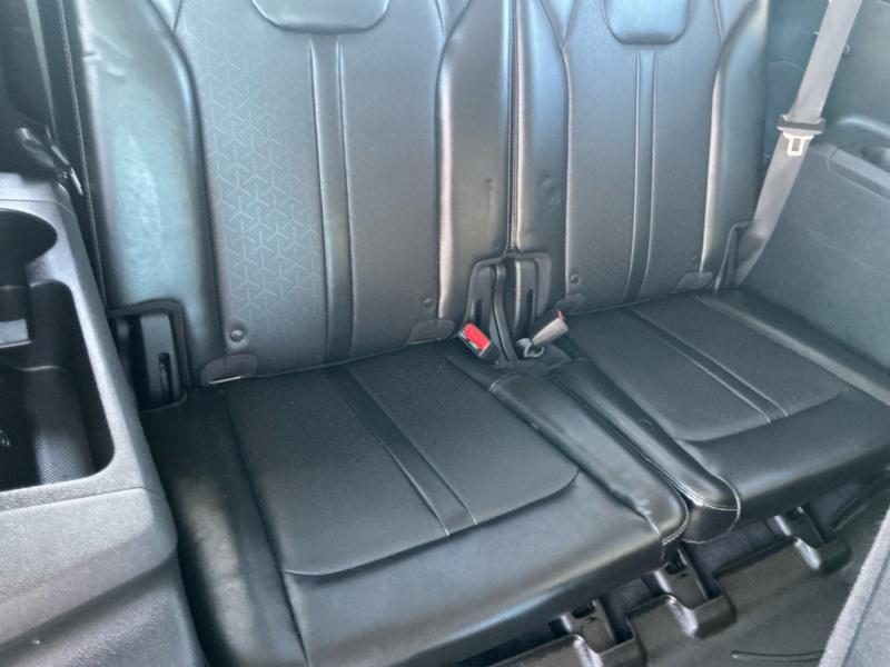 used 2022 Kia Sorento car, priced at $21,995