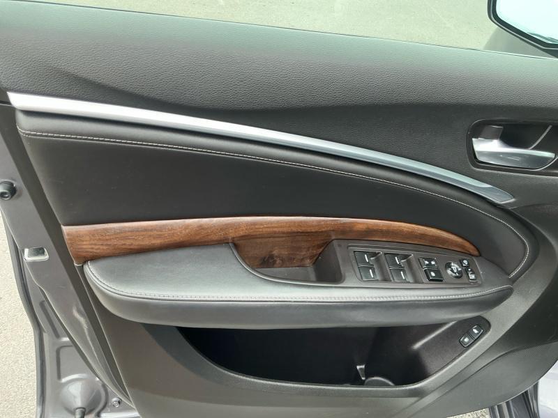used 2020 Acura MDX car, priced at $27,746