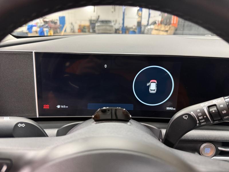 new 2025 Hyundai TUCSON Hybrid car, priced at $36,995