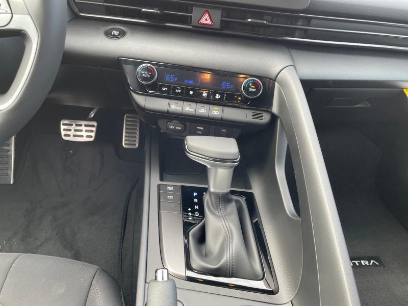 new 2025 Hyundai Elantra car, priced at $23,019