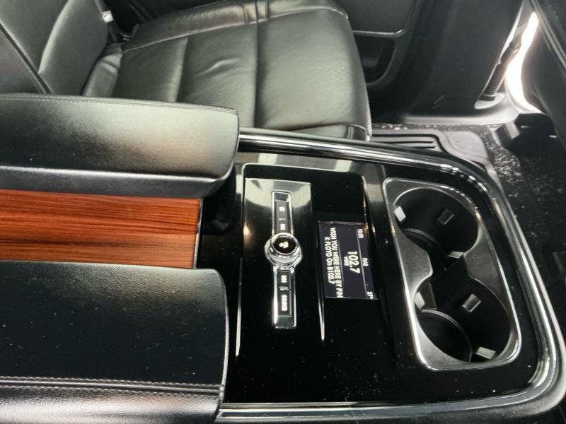 used 2019 Lincoln Navigator car, priced at $32,995