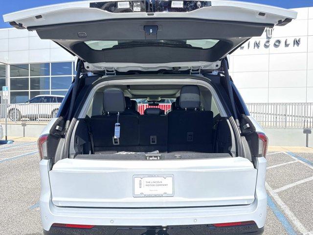 new 2026 Lincoln Navigator car, priced at $109,085