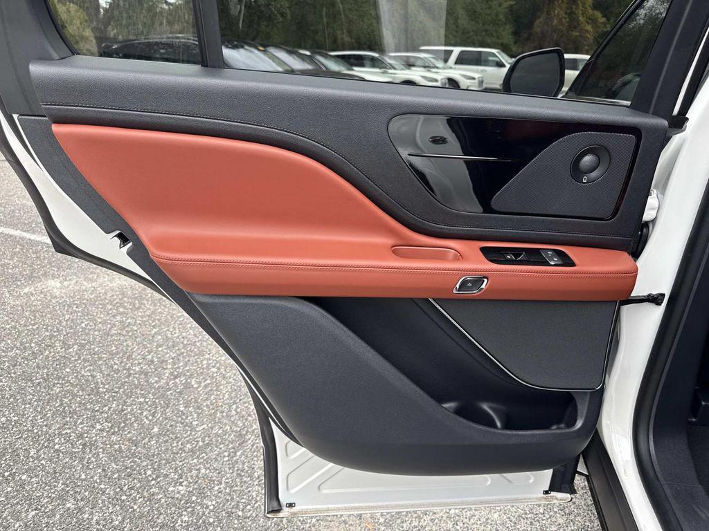 new 2025 Lincoln Aviator car, priced at $70,680