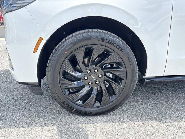 new 2026 Lincoln Navigator car, priced at $112,885