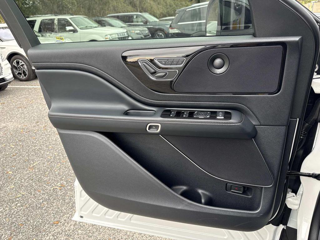 new 2026 Lincoln Aviator car, priced at $68,885