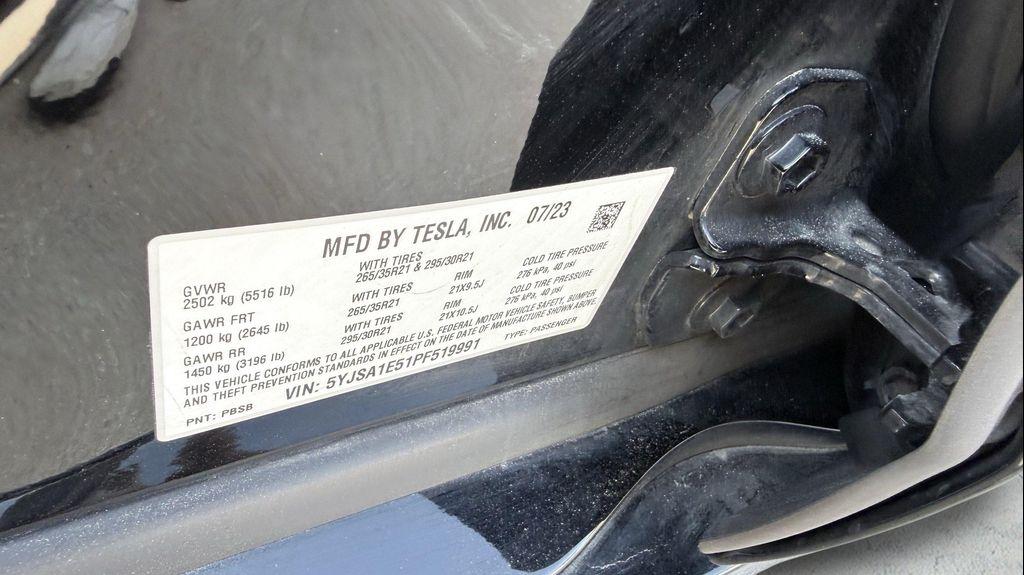 Tesla Model S view 29