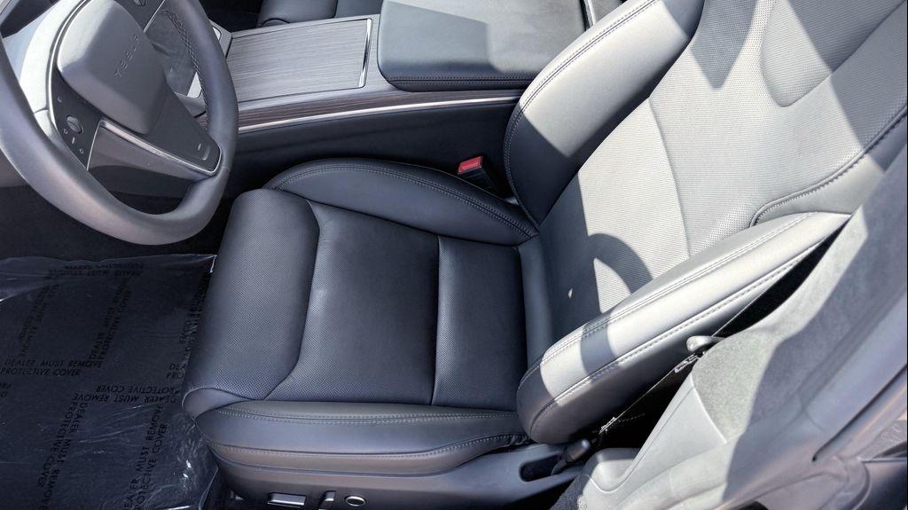 Tesla Model S view 25