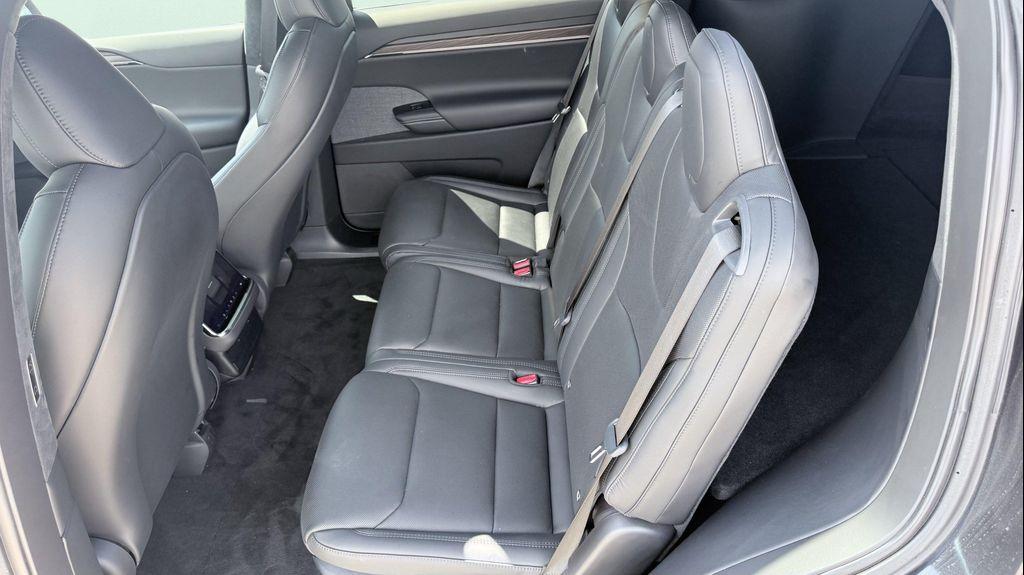 Tesla Model X view 34