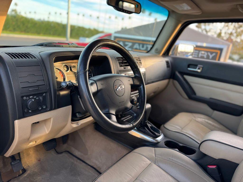 used 2008 Hummer H3 car, priced at $9,495
