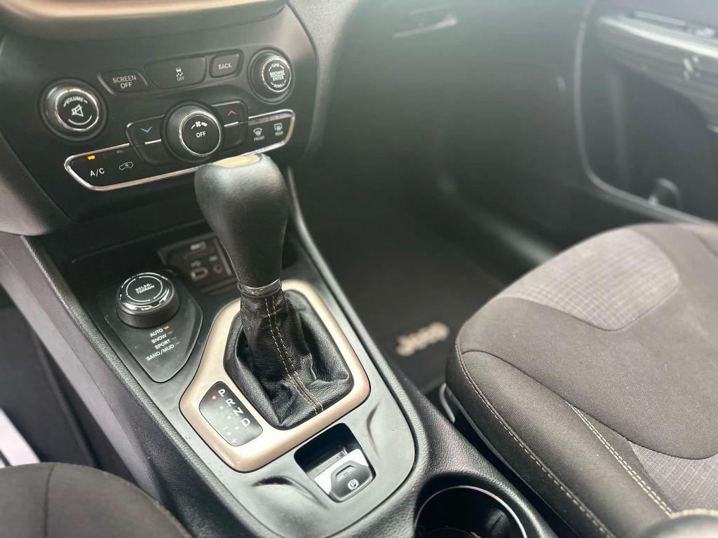 used 2015 Jeep Cherokee car, priced at $7,495