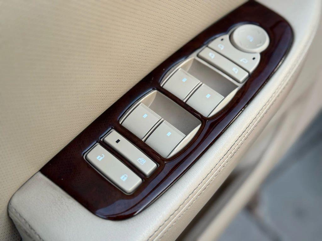 used 2006 Cadillac DTS car, priced at $7,595