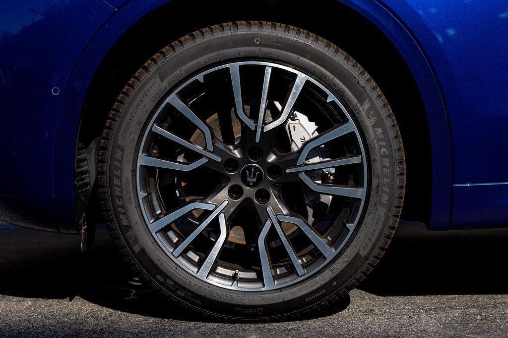 new 2025 Maserati Grecale car, priced at $77,900