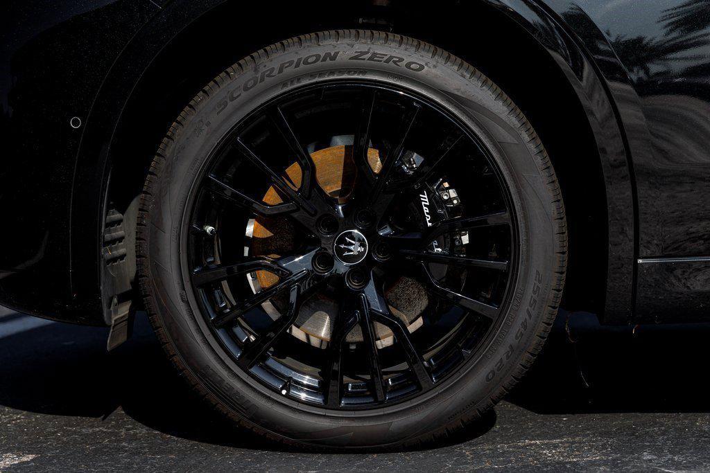 new 2025 Maserati Grecale car, priced at $69,995