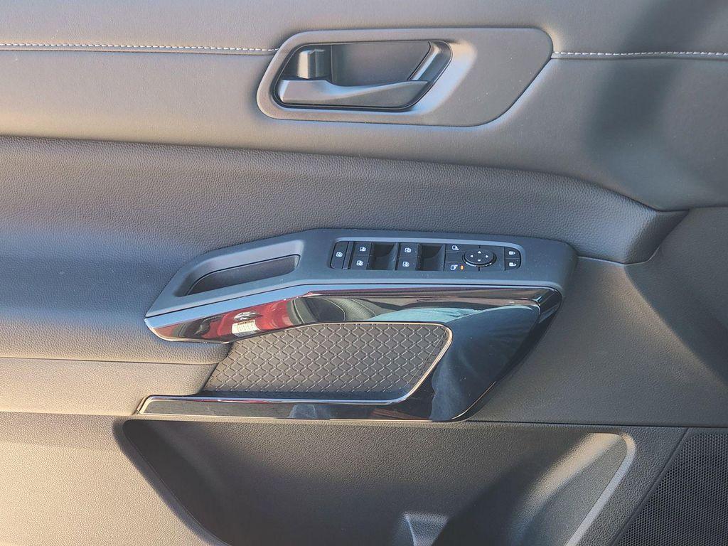 new 2026 Nissan Pathfinder car, priced at $38,721