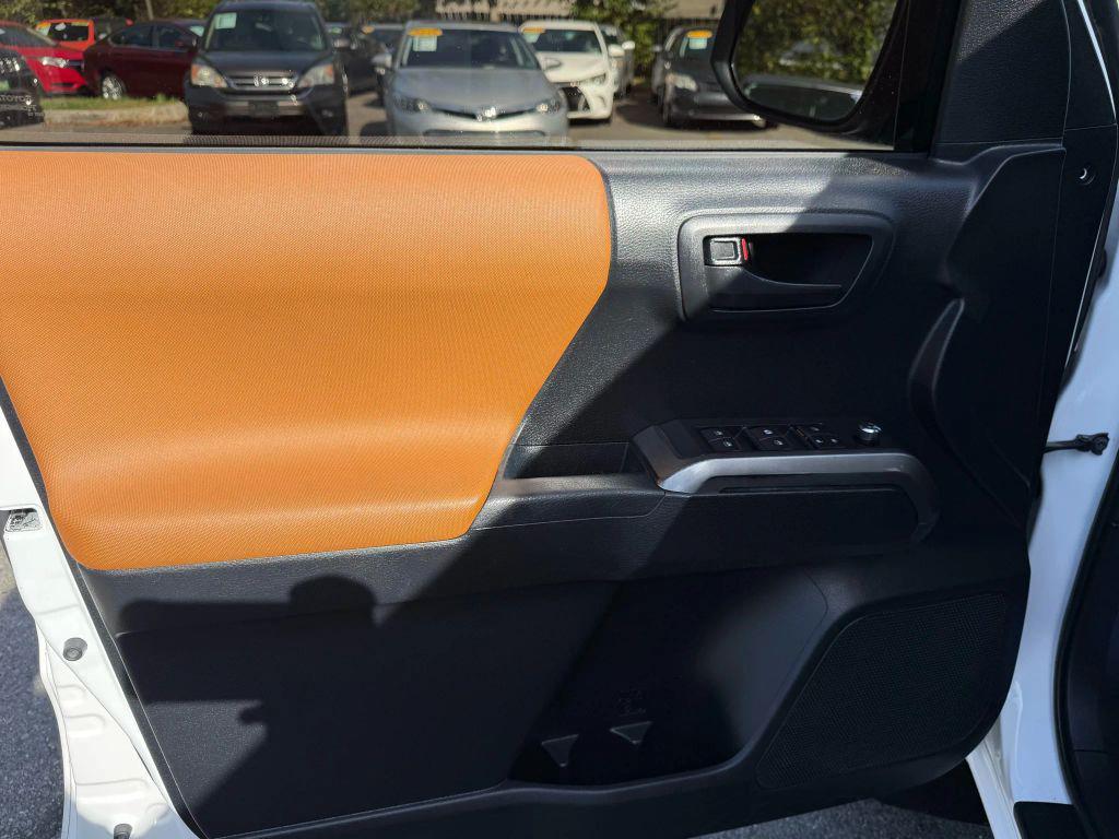 2018 Super White Toyota Tacoma