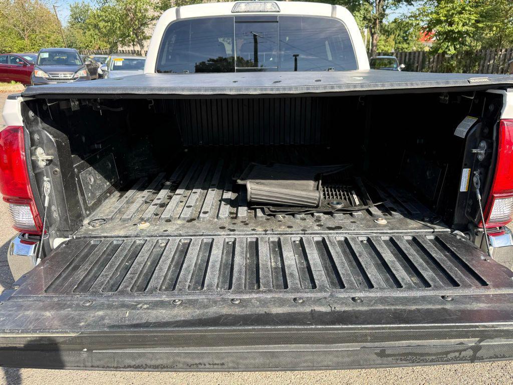 2018 Super White Toyota Tacoma