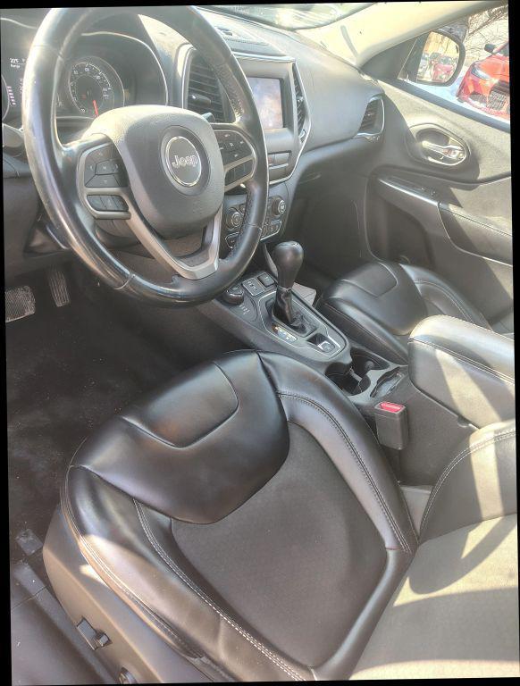 used 2019 Jeep Cherokee car, priced at $12,999