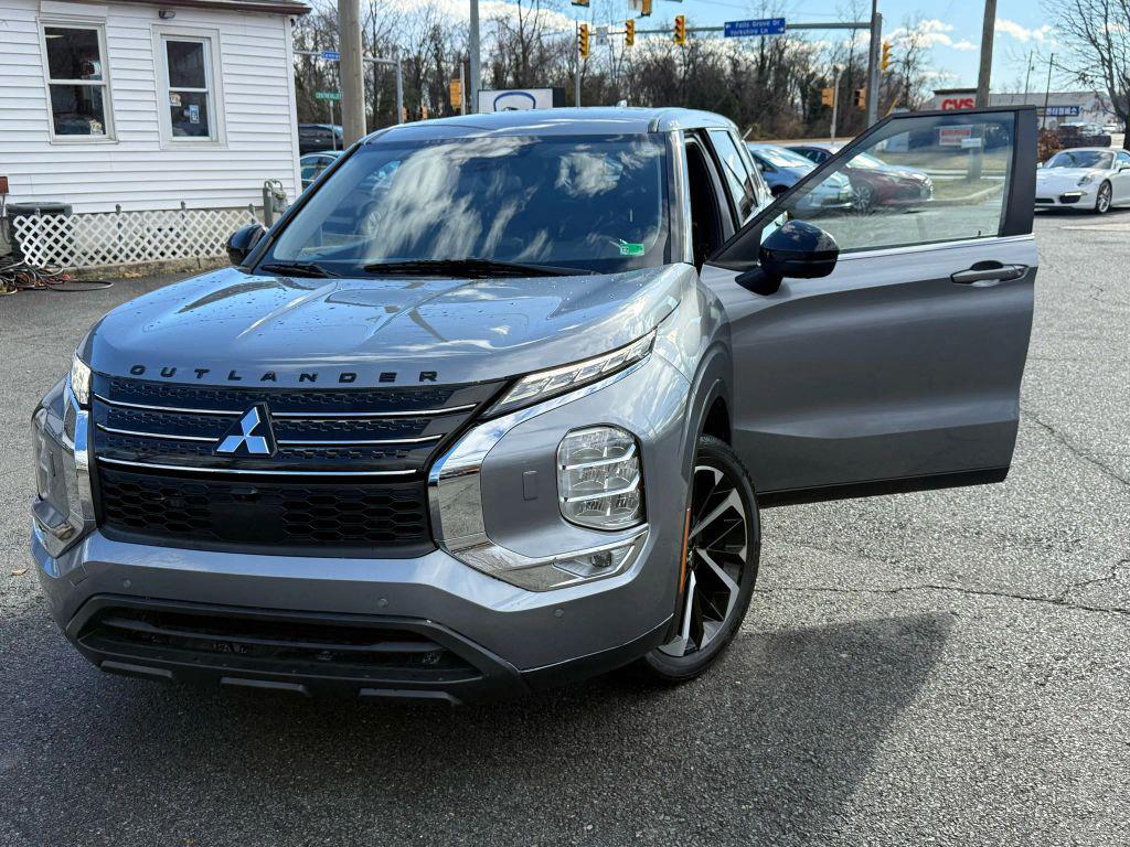 used 2022 Mitsubishi Outlander car, priced at $14,900