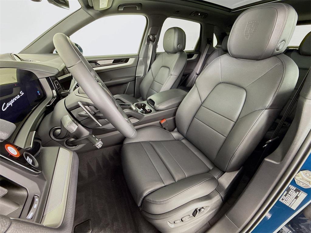 new 2025 Porsche Cayenne car, priced at $133,555
