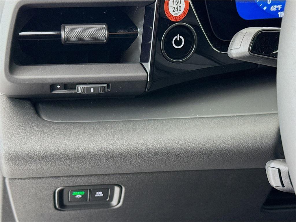 new 2025 Porsche Macan car, priced at $98,685