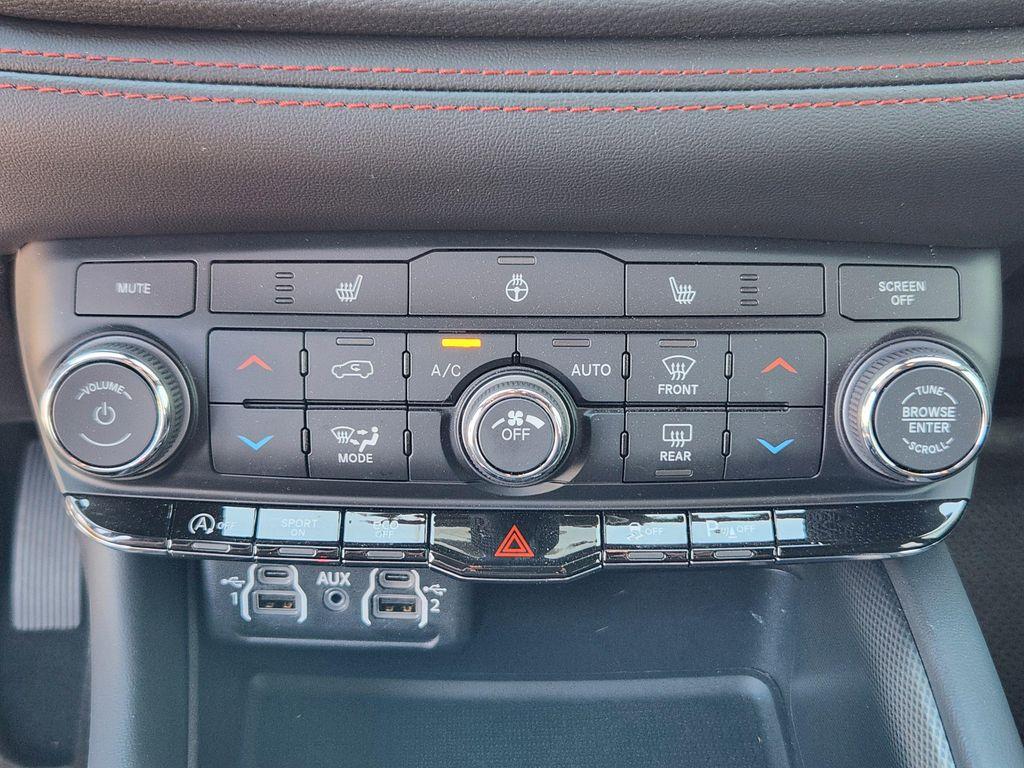 used 2025 Dodge Durango car, priced at $35,725