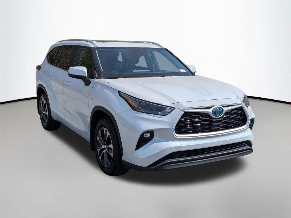 used 2024 Toyota Highlander Hybrid car, priced at $42,498
