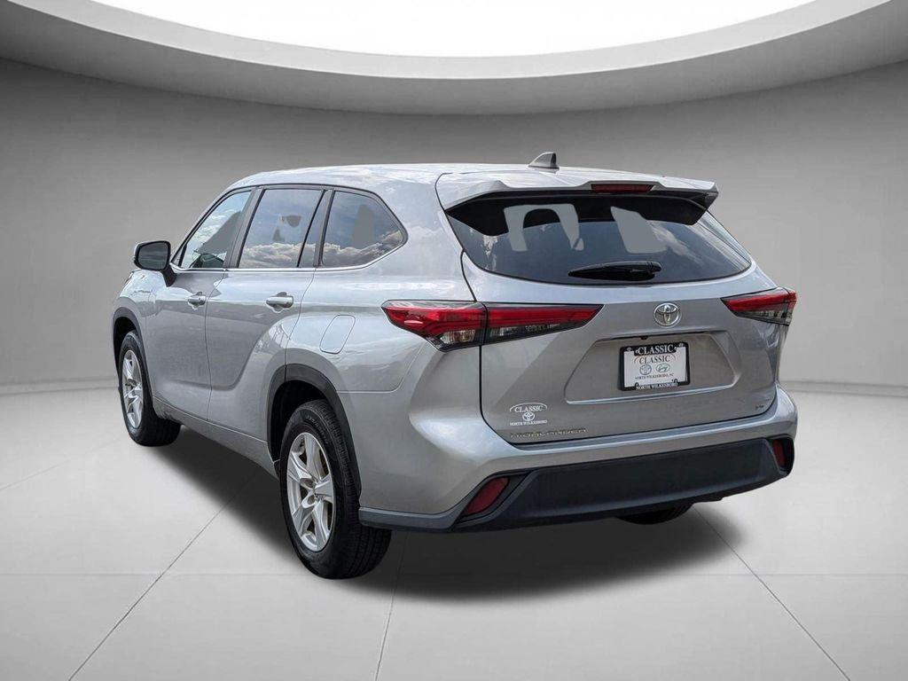 used 2023 Toyota Highlander car, priced at $27,497