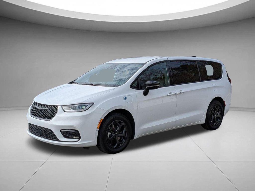used 2024 Chrysler Pacifica Hybrid car, priced at $34,998