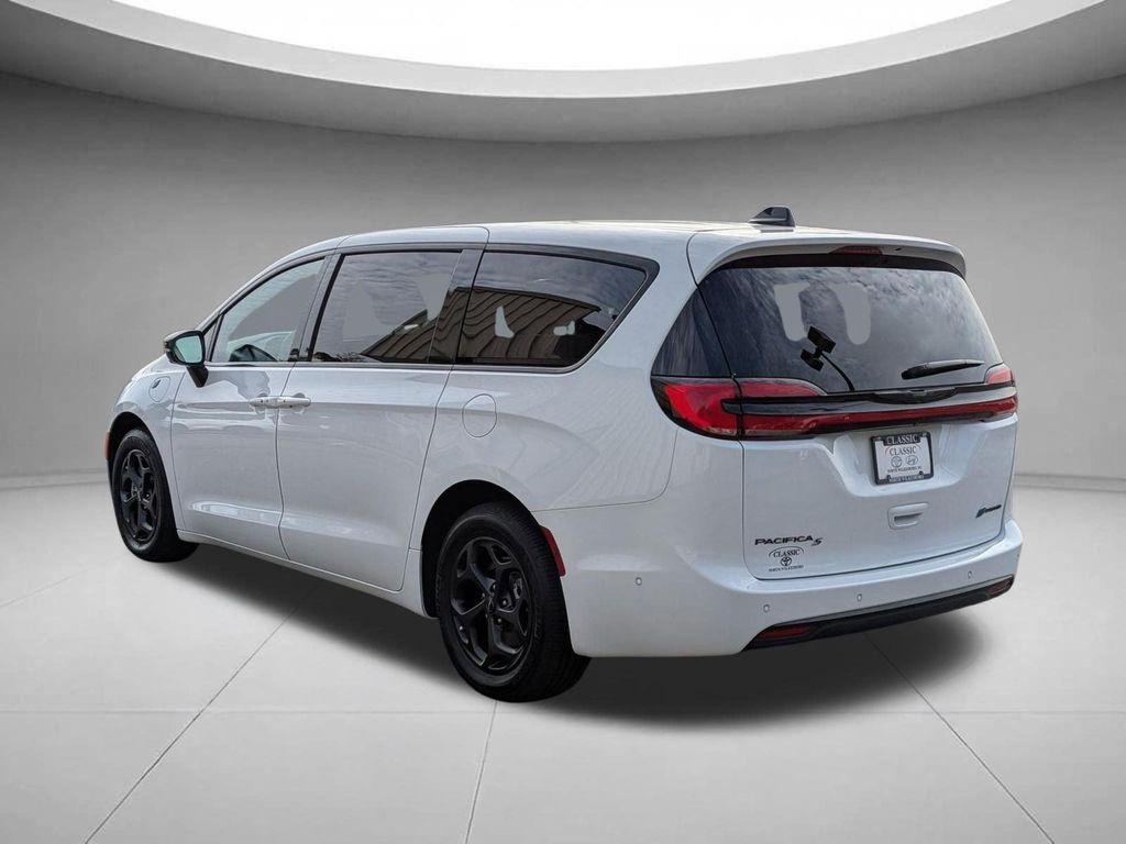 used 2024 Chrysler Pacifica Hybrid car, priced at $34,998