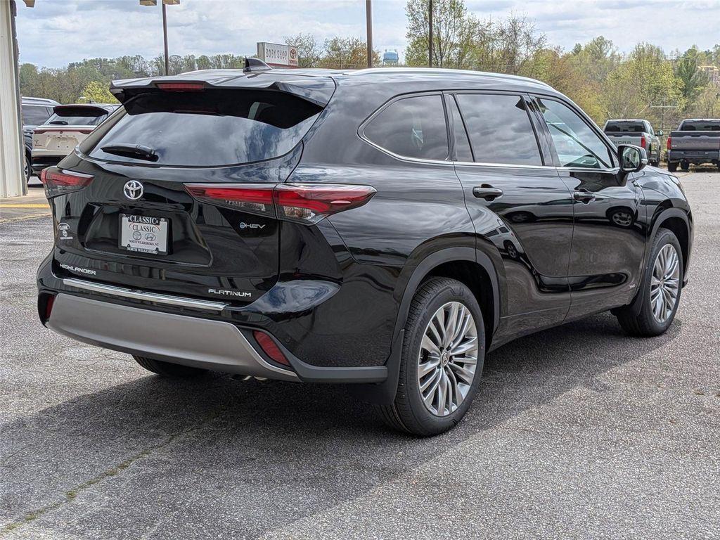 new 2026 Toyota Highlander Hybrid car, priced at $56,273
