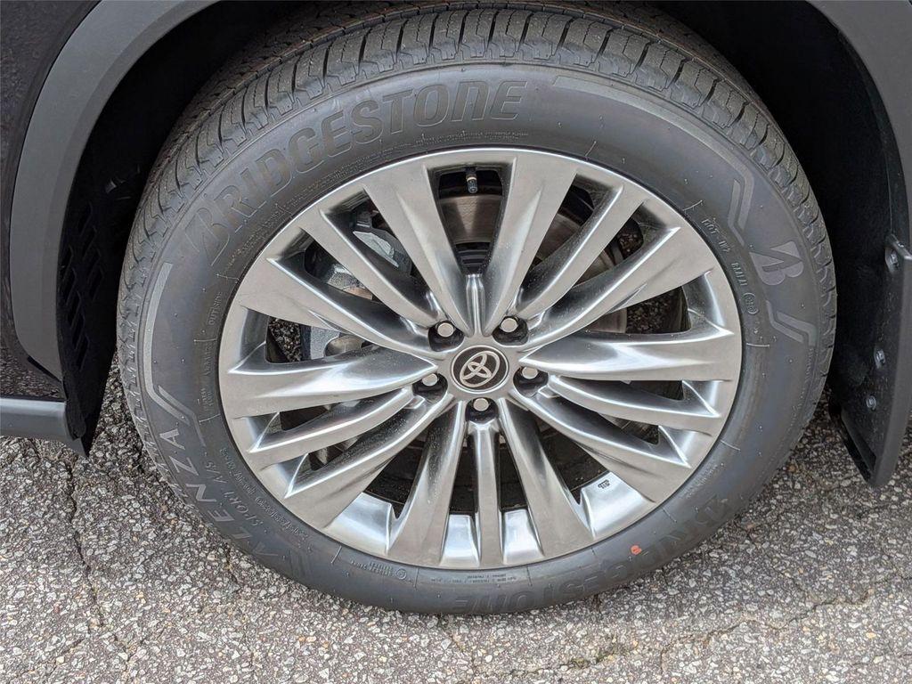 new 2026 Toyota Highlander Hybrid car, priced at $56,273