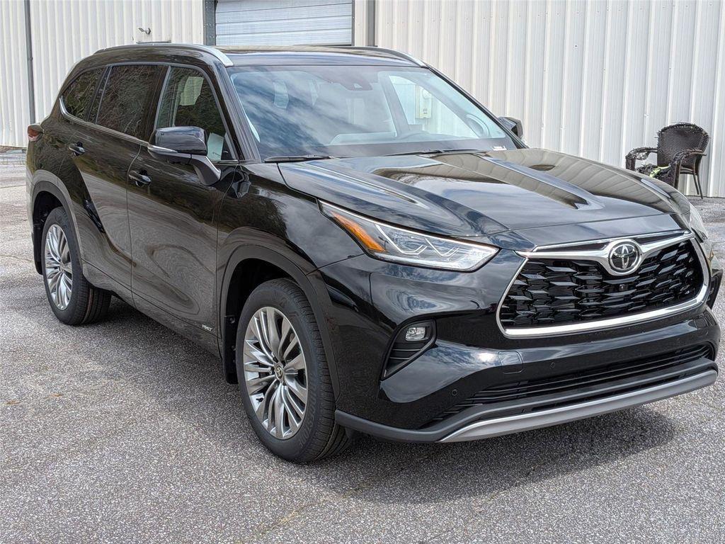 new 2026 Toyota Highlander Hybrid car, priced at $56,273