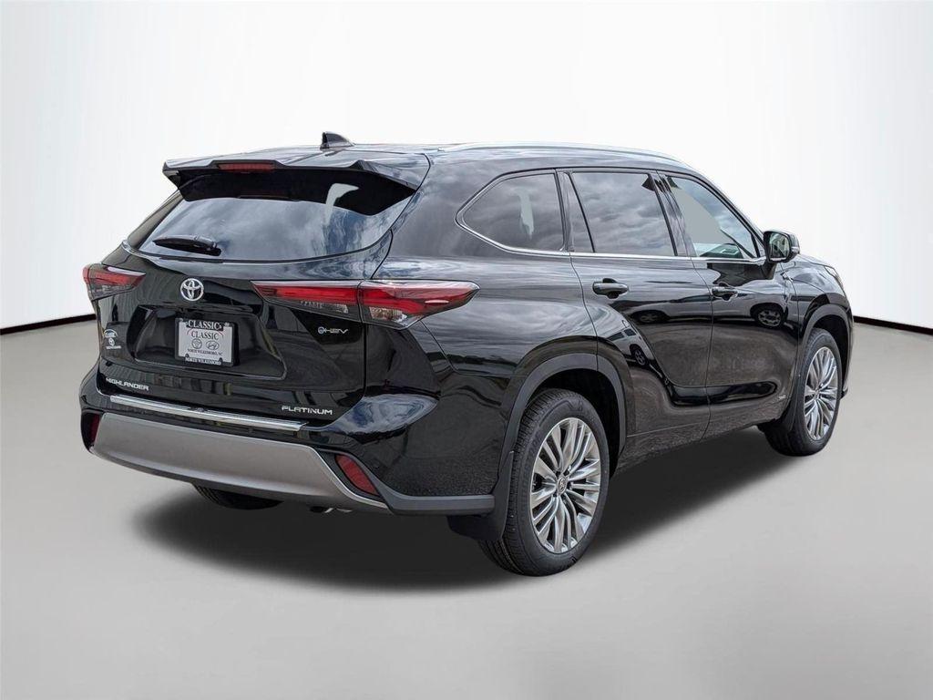 new 2026 Toyota Highlander Hybrid car, priced at $56,273