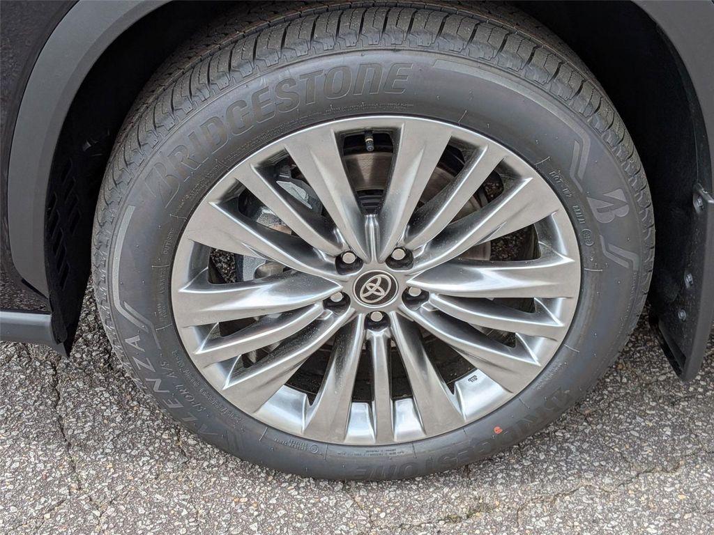 new 2026 Toyota Highlander Hybrid car, priced at $56,273