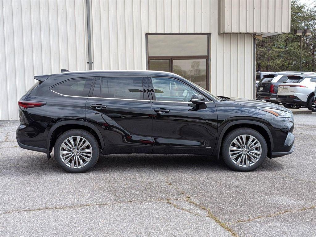 new 2026 Toyota Highlander Hybrid car, priced at $56,273