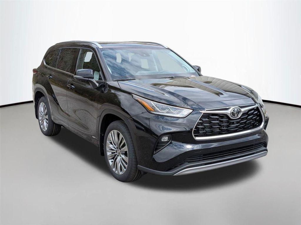 new 2026 Toyota Highlander Hybrid car, priced at $56,273