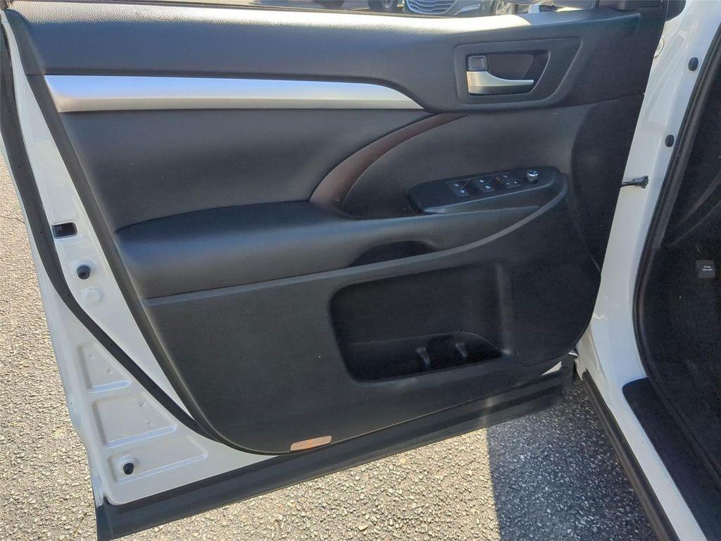 used 2019 Toyota Highlander car, priced at $22,497