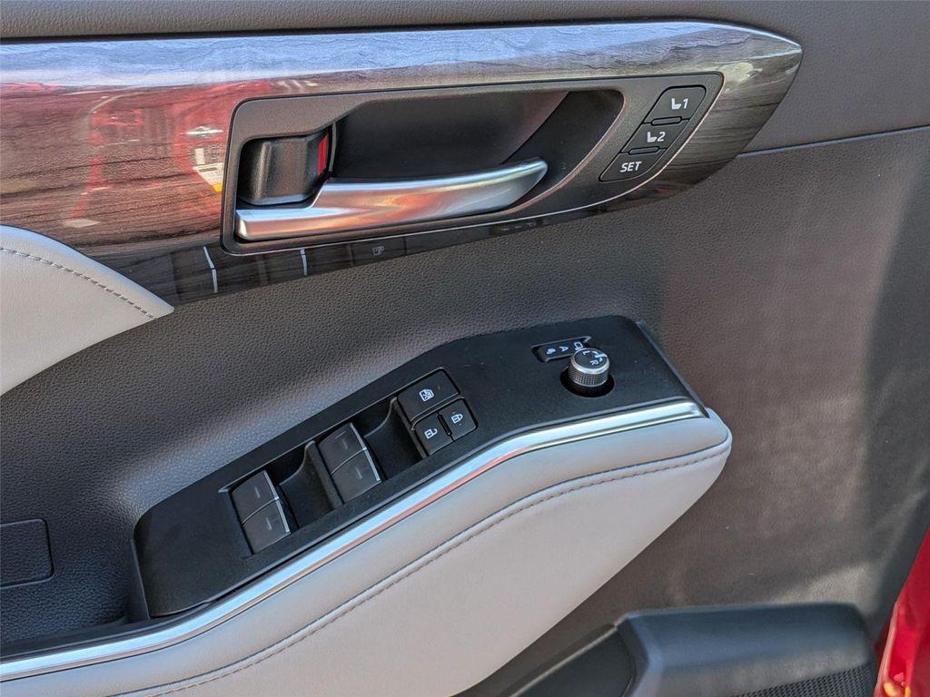 new 2026 Toyota Highlander Hybrid car, priced at $54,494