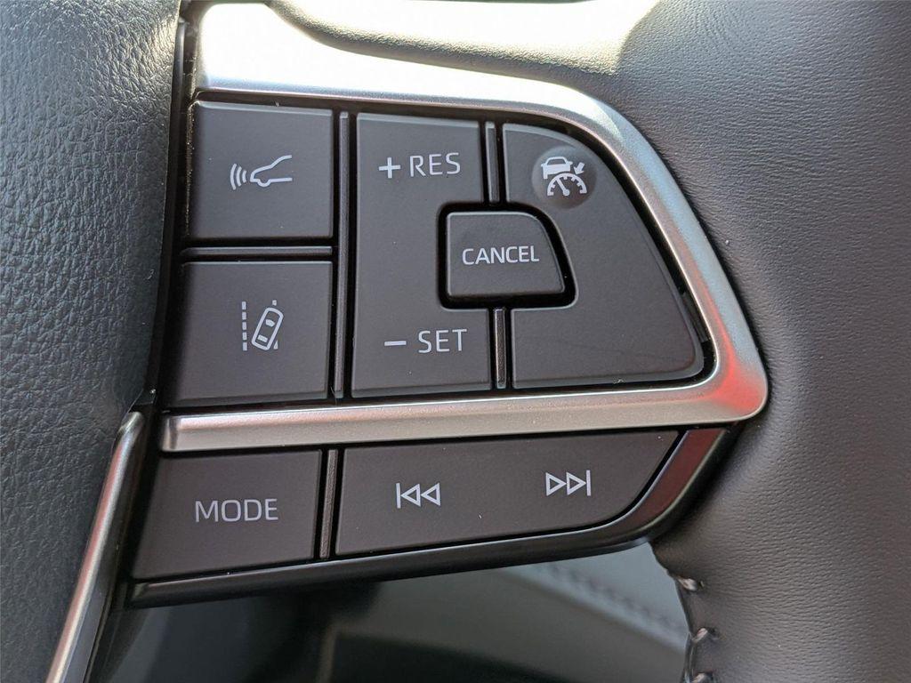 new 2026 Toyota Highlander Hybrid car, priced at $54,494