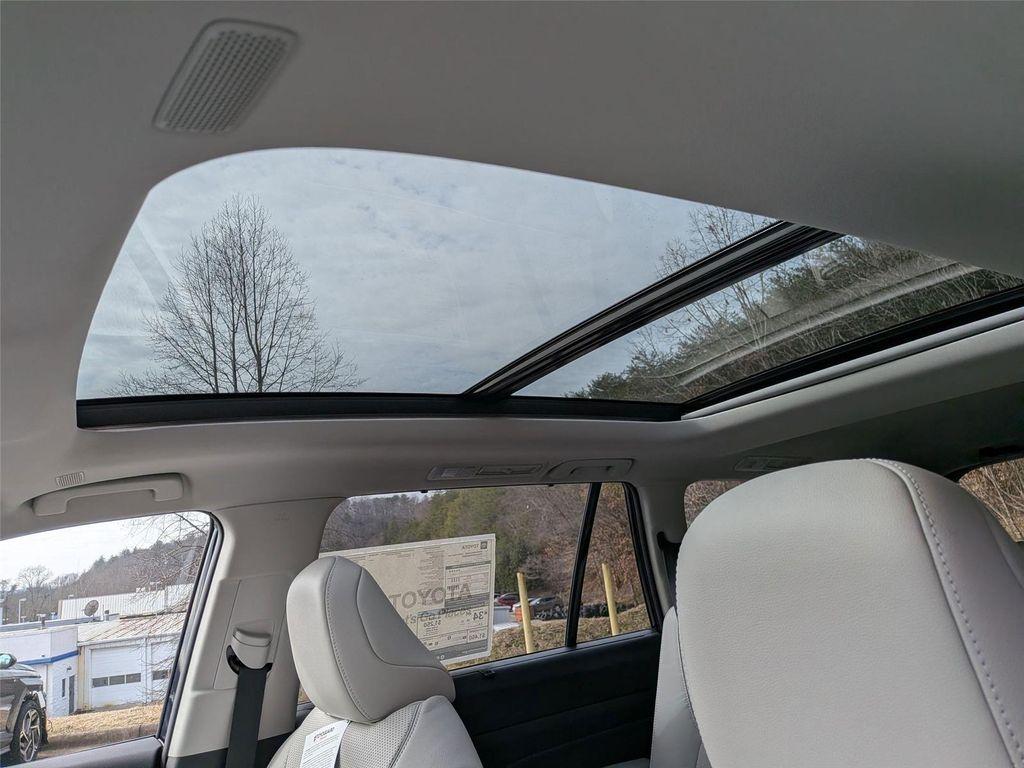 new 2026 Toyota Grand Highlander Hybrid car, priced at $60,281