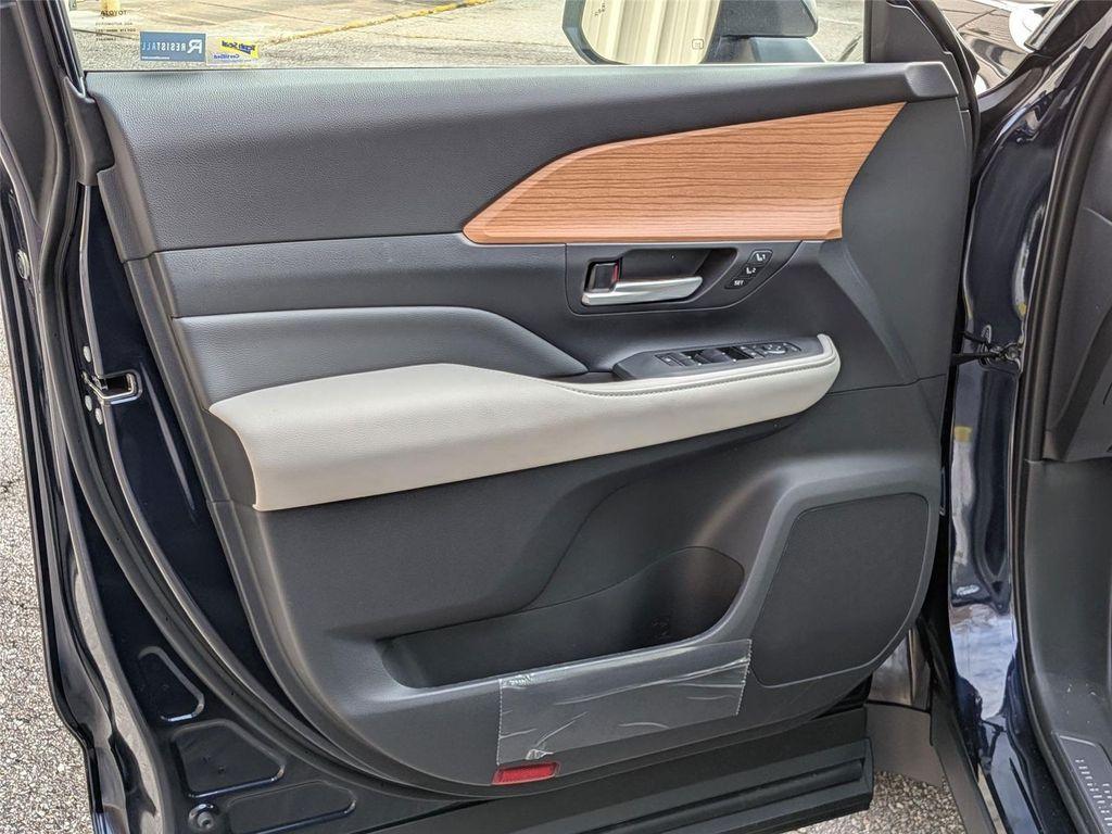 new 2026 Toyota Grand Highlander Hybrid car, priced at $60,281