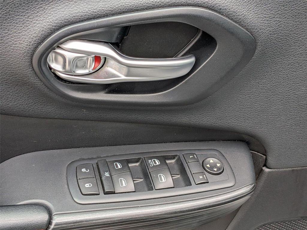 used 2015 Jeep Cherokee car, priced at $11,498