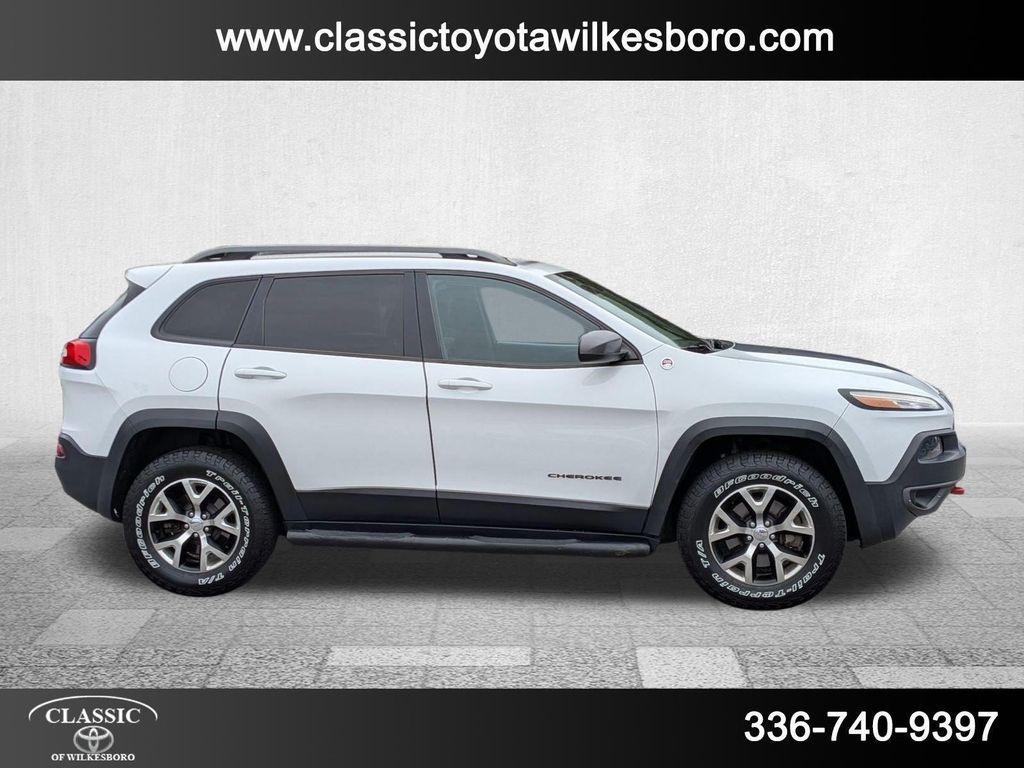 used 2015 Jeep Cherokee car, priced at $11,498