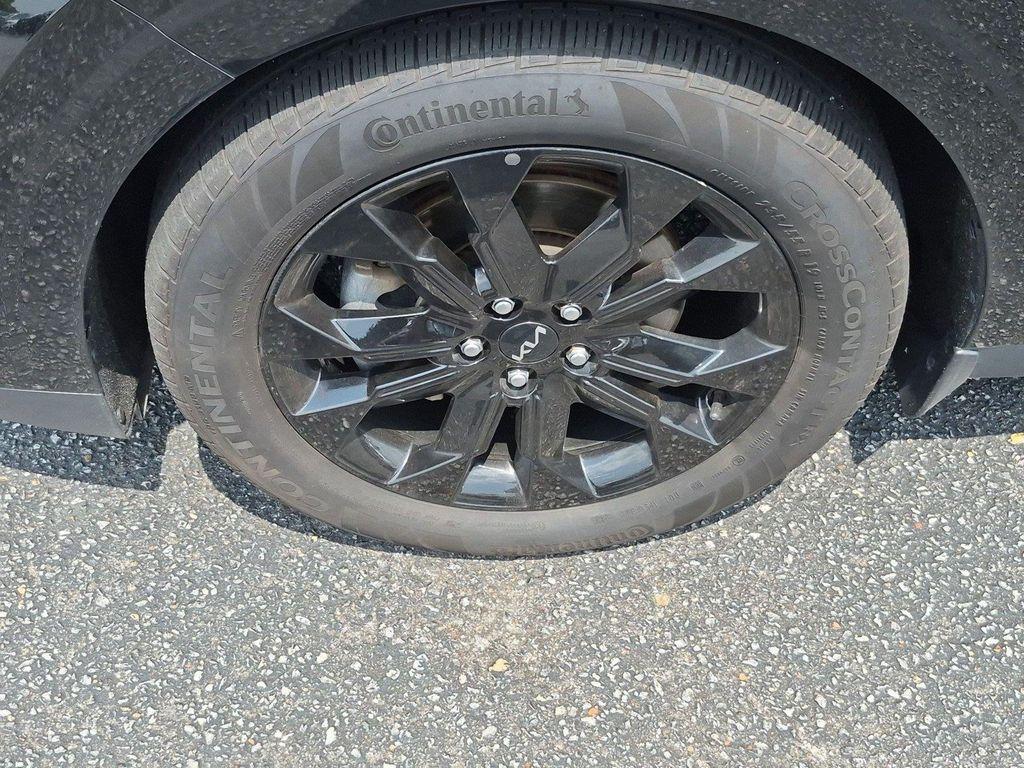 used 2024 Kia Carnival car, priced at $35,997